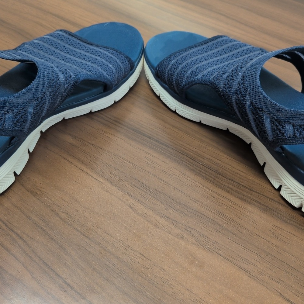 Women's Skechers Arch Fit - City Catch sandals in navy blue - Picture 6 of 8